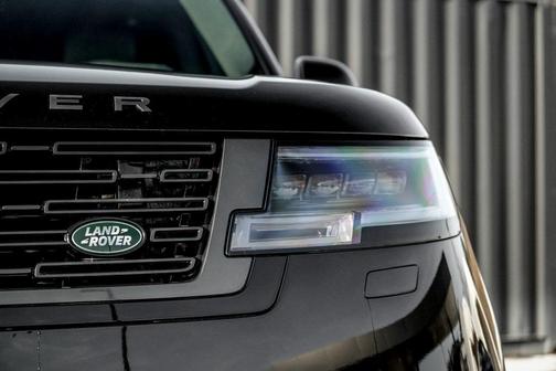 2025 Land Rover Range Rover P530 SE