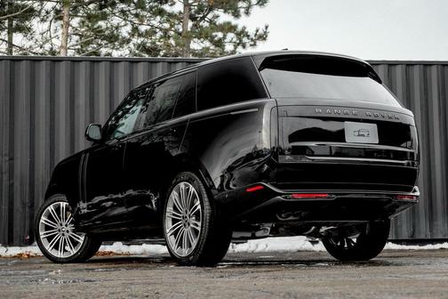 2025 Land Rover Range Rover P530 SE