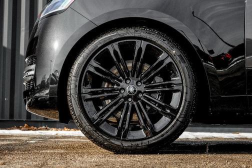 2025 Land Rover Range Rover P530 SE