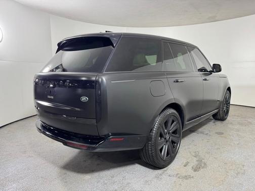 2023 Land Rover Range Rover P530 SE