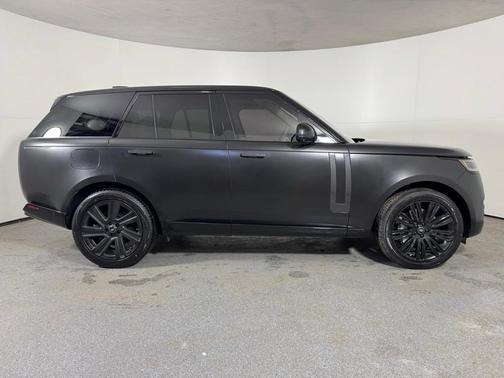 2023 Land Rover Range Rover P530 SE