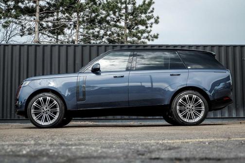 2025 Land Rover Range Rover P400 SE 7 Seat