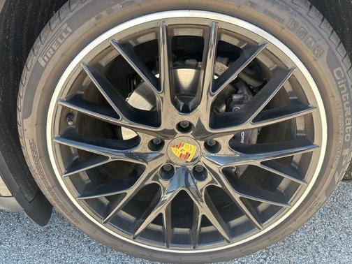 Jet Black Metallic 2019 Porsche Panamera 4