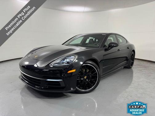 Jet Black Metallic 2019 Porsche Panamera 4