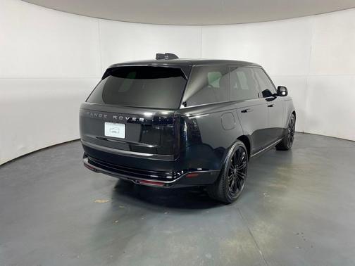 2024 Land Rover Range Rover P530 SE