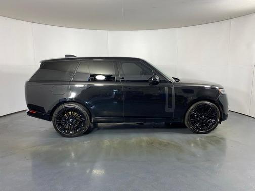 2024 Land Rover Range Rover P530 SE