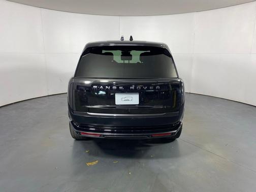 2024 Land Rover Range Rover P530 SE