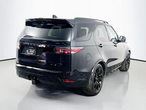 2025 Land Rover Discovery P300 Dynamic SE