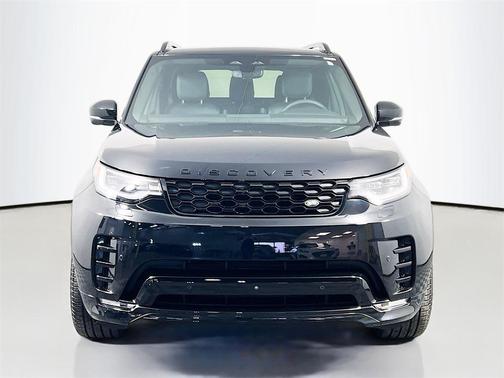 2025 Land Rover Discovery P300 Dynamic SE