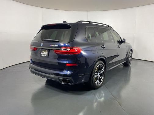 2022 BMW X7 M50i