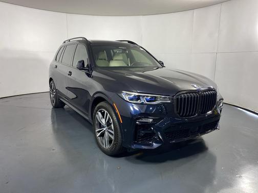 2022 BMW X7 M50i