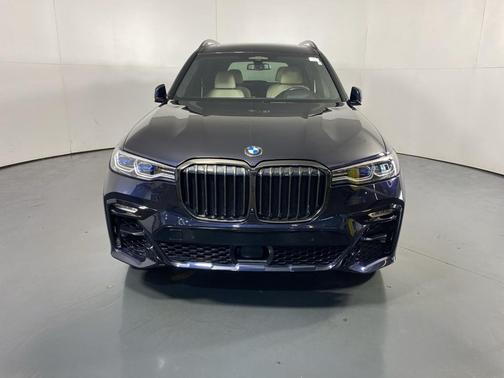 2022 BMW X7 M50i