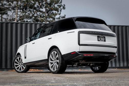2025 Land Rover Range Rover P530 SE 7 Seat