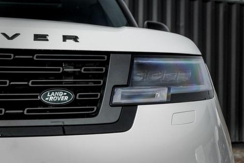 2025 Land Rover Range Rover P530 SE 7 Seat
