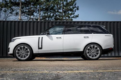 2025 Land Rover Range Rover P530 SE 7 Seat