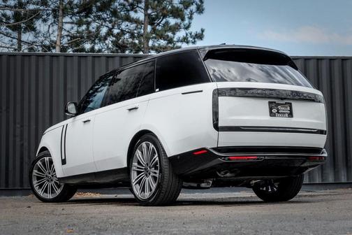 2025 Land Rover Range Rover P530 SE 7 Seat