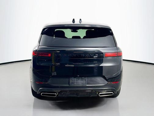 2025 Land Rover Range Rover Sport P360 SE