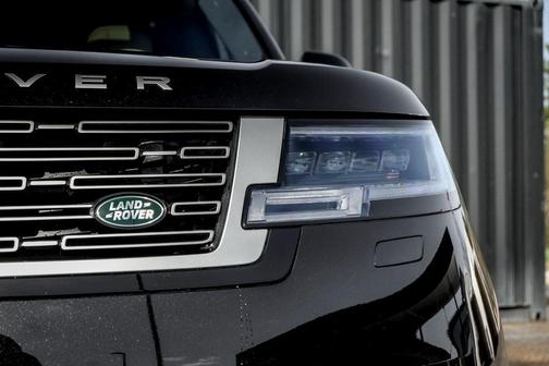 2025 Land Rover Range Rover P530 SE 7 Seat