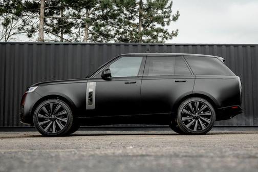 Obsidian Black Satin 2026 Land Rover Range Rover P615 SV