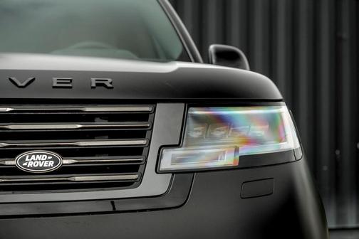 Obsidian Black Satin 2026 Land Rover Range Rover P615 SV