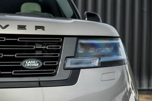 2025 Land Rover Range Rover P530 SE