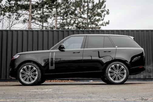 2025 Land Rover Range Rover P400 SE