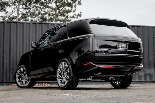 2025 Land Rover Range Rover P400 SE