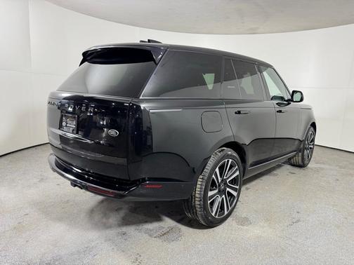 2023 Land Rover Range Rover P440e SE