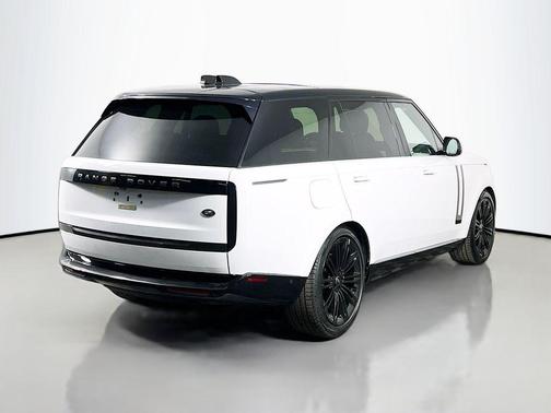 2022 Land Rover Range Rover SE LWB 7