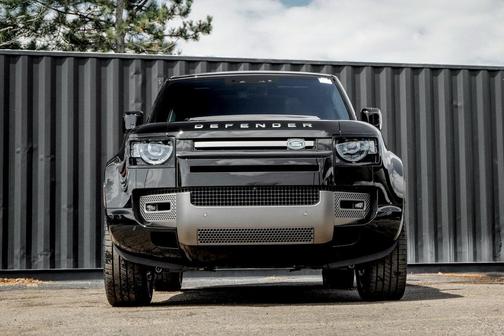 2025 Land Rover Defender P400 X-Dynamic SE