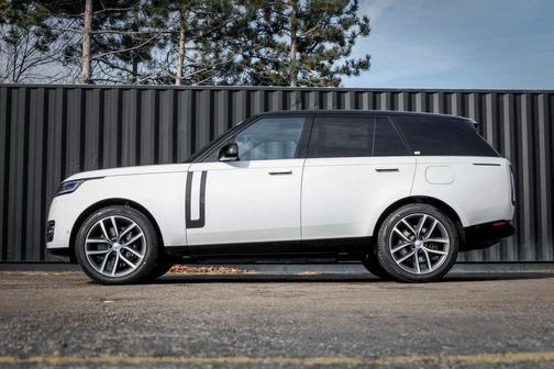 2025 Land Rover Range Rover P550e SE