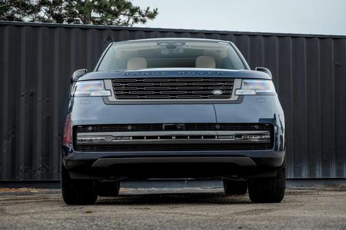 2025 Land Rover Range Rover P400 SE