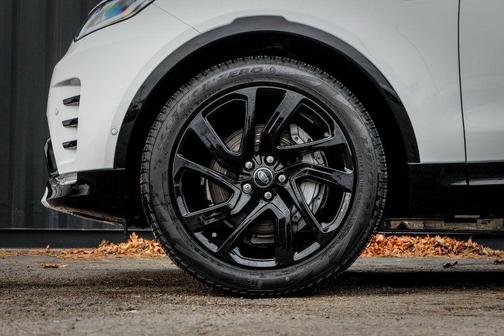 2025 Land Rover Discovery P300 Dynamic SE