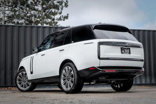 2025 Land Rover Range Rover P530 SE