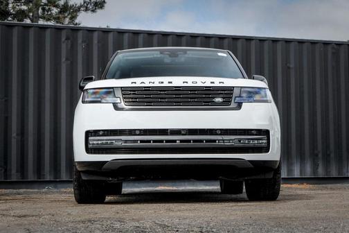 2025 Land Rover Range Rover P530 SE