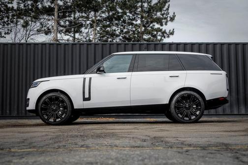 2026 Land Rover Range Rover P400 SE 7 Seat