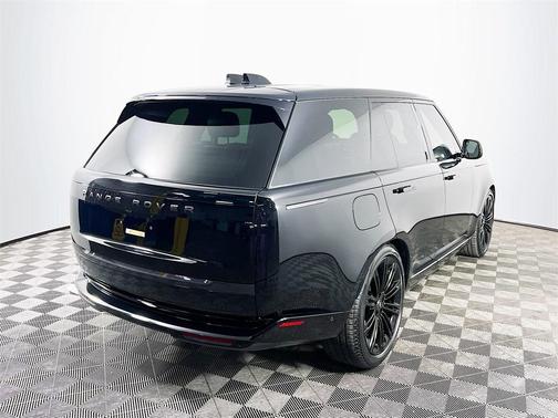2024 Land Rover Range Rover P530 SE