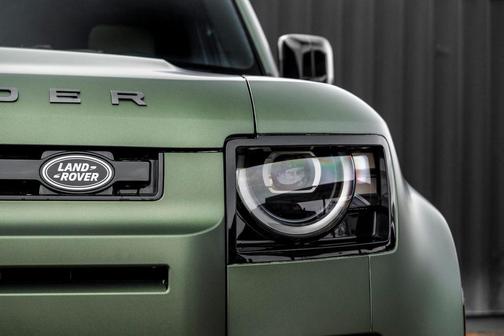 2026 Land Rover Defender P400 X-Dynamic SE