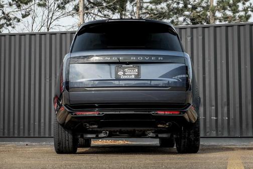 2025 Land Rover Range Rover P530 SE 7 Seat