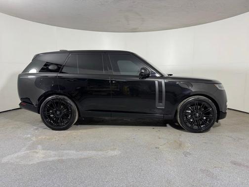 2023 Land Rover Range Rover P400 SE