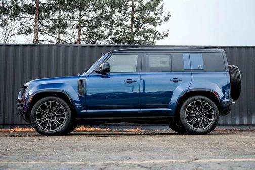 2026 Land Rover Defender OCTA