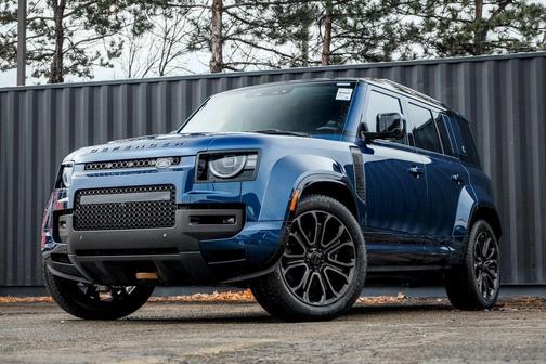 2026 Land Rover Defender OCTA