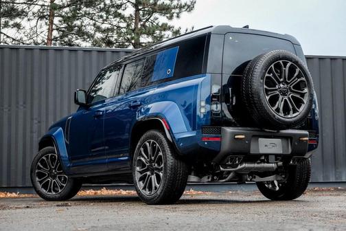 2026 Land Rover Defender OCTA