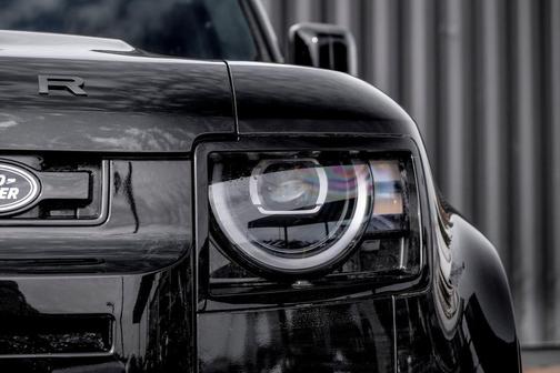 Santorini Black 2026 Land Rover Defender P400 X-Dynamic SE