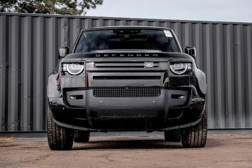 Santorini Black 2026 Land Rover Defender P400 X-Dynamic SE