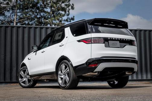 2025 Land Rover Discovery P360 Metropolitan Edition