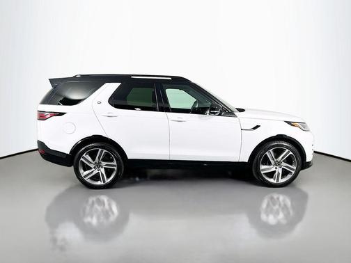Fuji White 2025 Land Rover Discovery P360 Metropolitan Edition