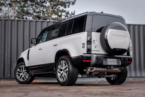 2026 Land Rover Defender P400 X-Dynamic SE