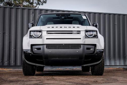 2026 Land Rover Defender P400 X-Dynamic SE