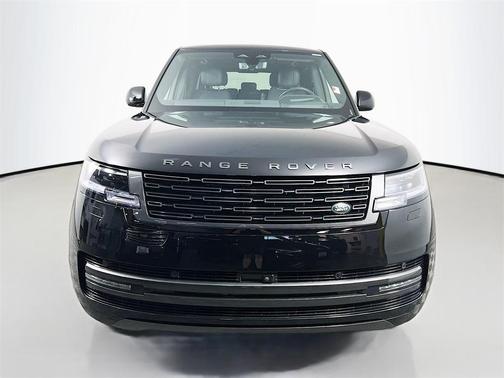 2025 Land Rover Range Rover P400 SE 7 Seat